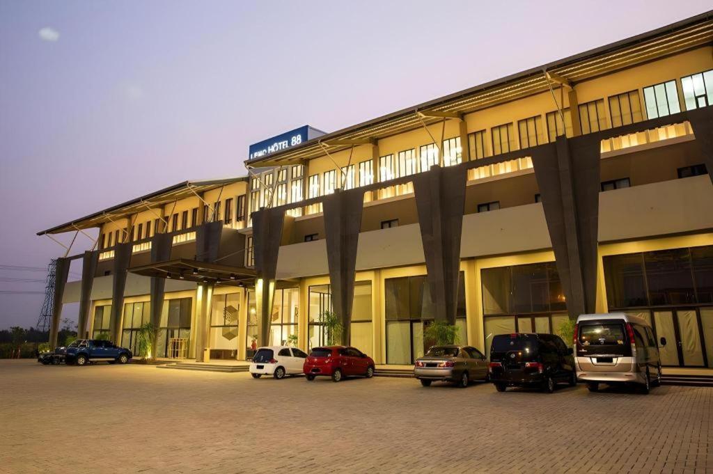 טנגרנג Lemo Hotel Serpong מראה חיצוני תמונה