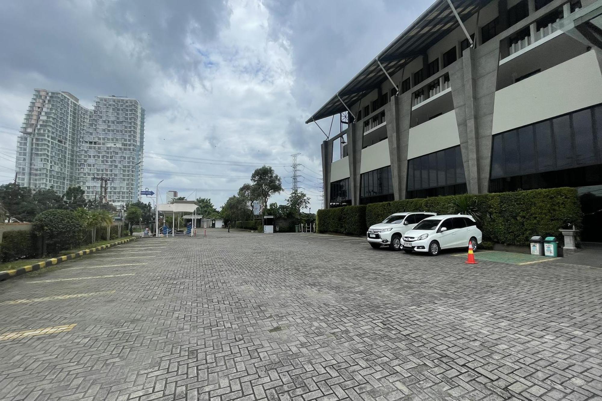 טנגרנג Lemo Hotel Serpong מראה חיצוני תמונה