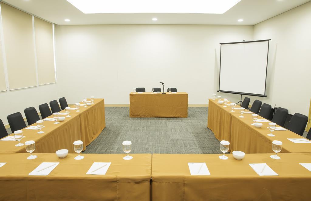 טנגרנג Lemo Hotel Serpong מראה חיצוני תמונה