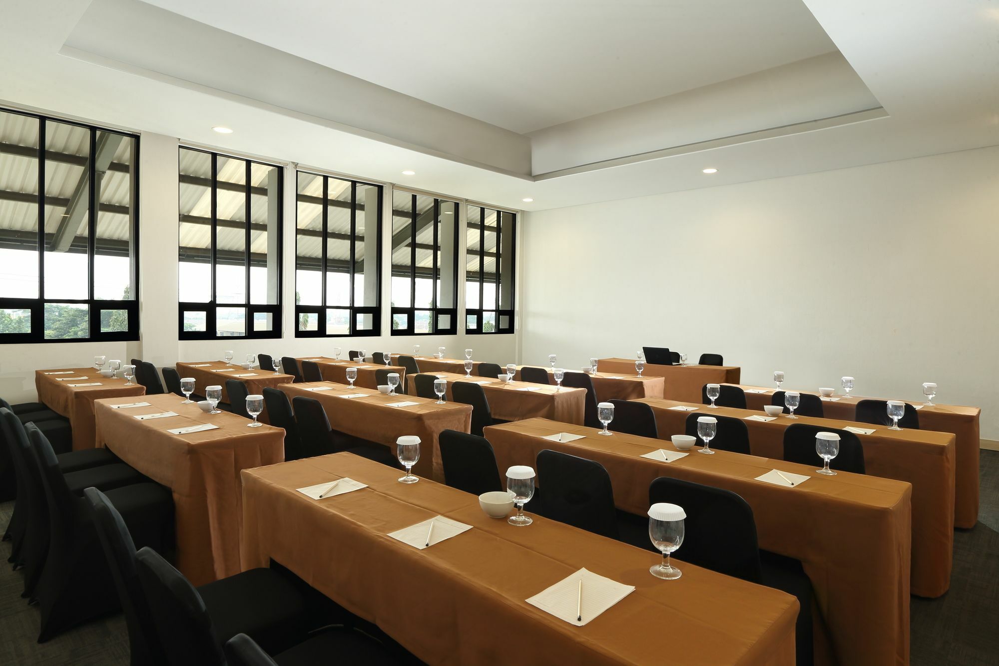 טנגרנג Lemo Hotel Serpong מראה חיצוני תמונה
